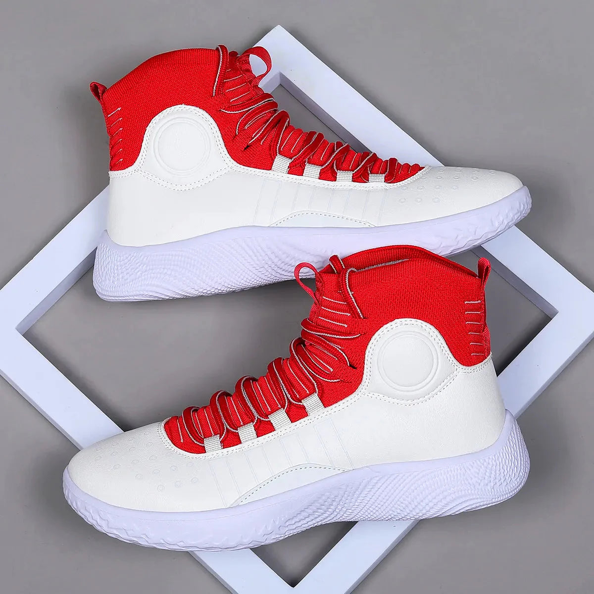 High-top shoe library basketball shoes. Flying light, breathable soft casual sneakers. fashion running shoes.