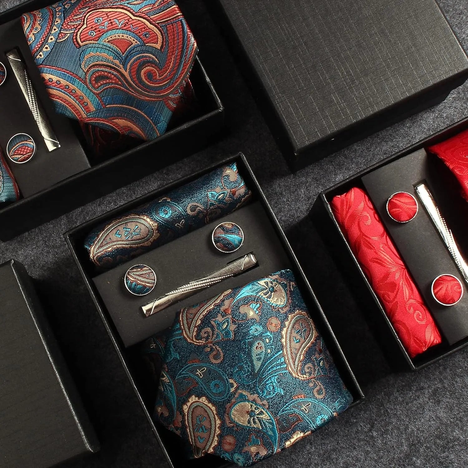 Maison Novaire 100% Silk Paisley Floral Tie