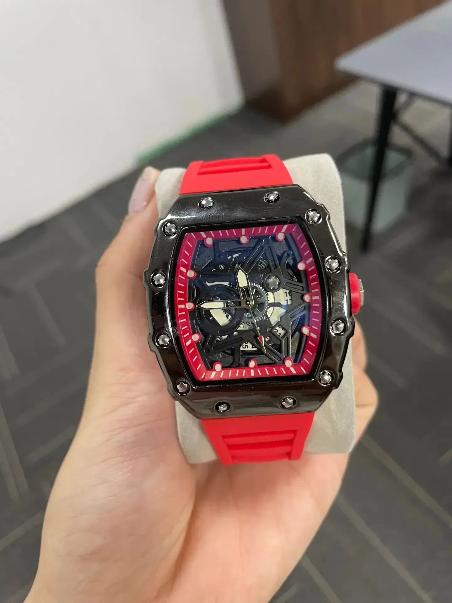 Men’s Pentagram Luminous Watch | Light Luxury Barrel Quartz Timepiece