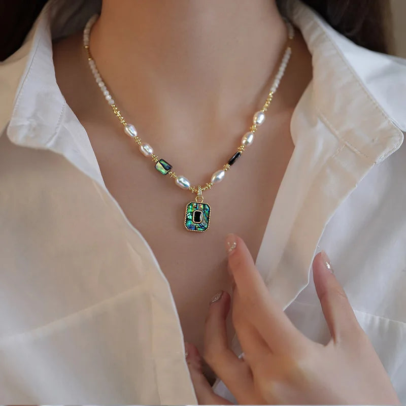Pearl Pendant Necklace.