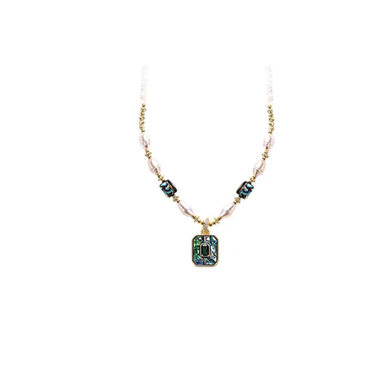 Pearl Pendant Necklace.