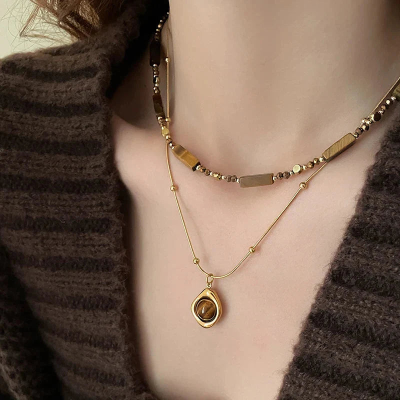 Retro Temperament Layered Tiger Eye Stone Pendant Necklace.