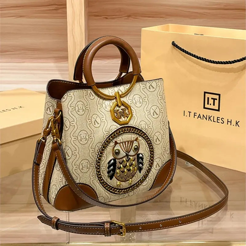 Women's handbag. Genuine leather bucket bag.