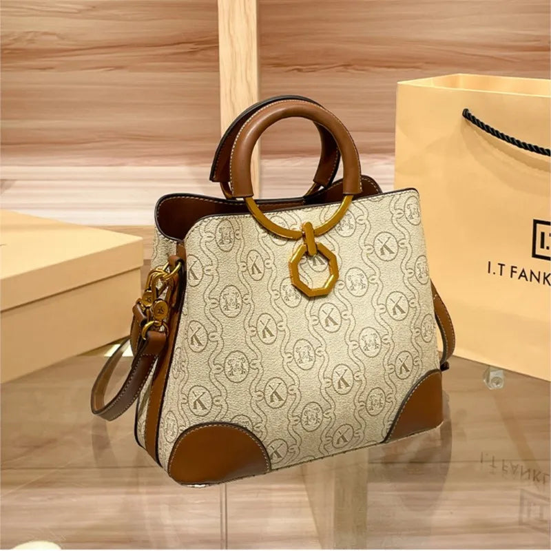 Women's handbag. Genuine leather bucket bag.